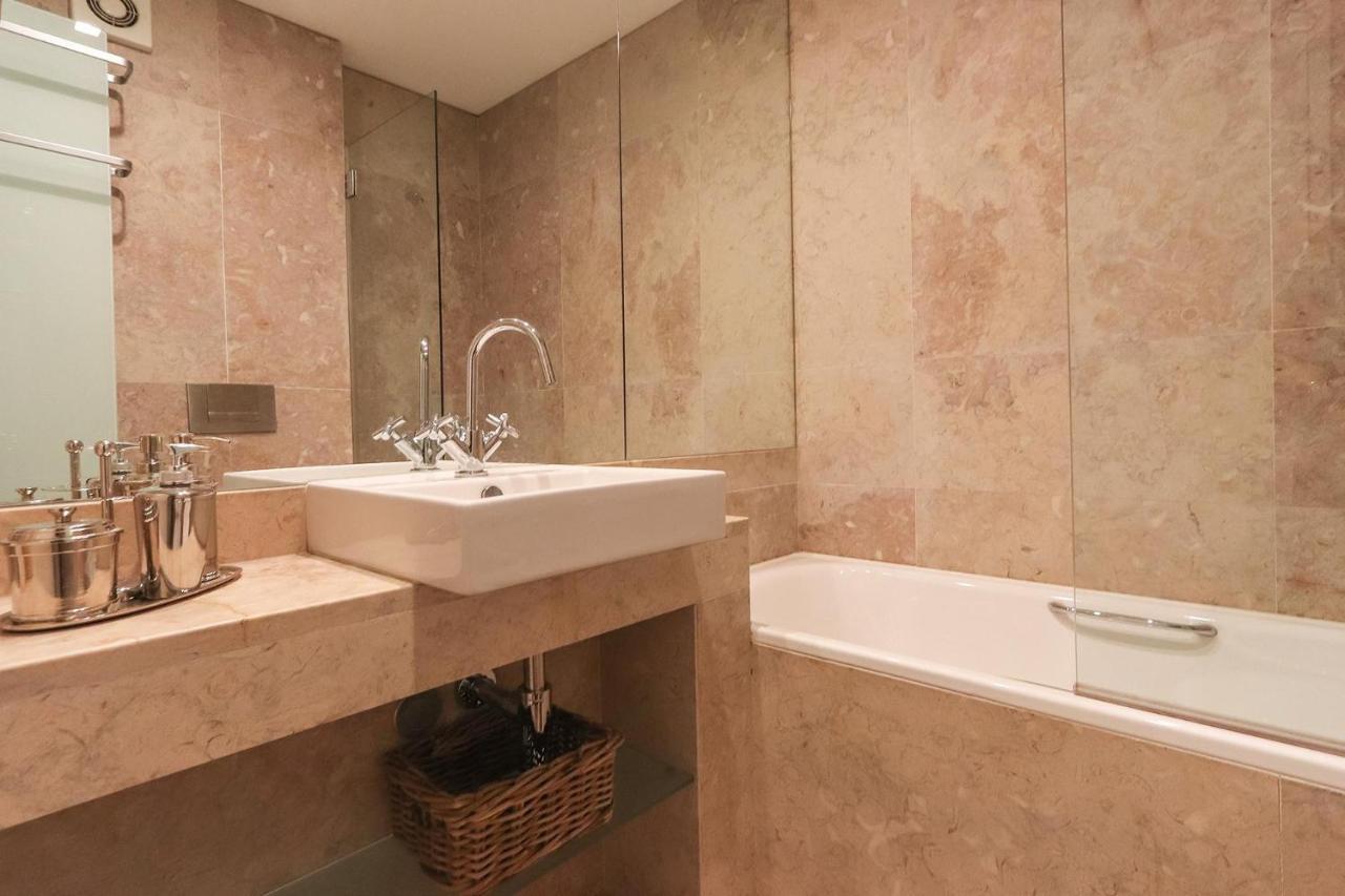 Downtown Chiado By Homing Apartman Lisboa Kültér fotó